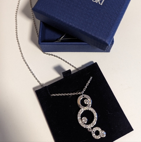 Crystal Pendant Necklace - Picture 3 of 5